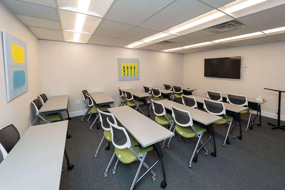 twenty person class room set up training room in wayne pa